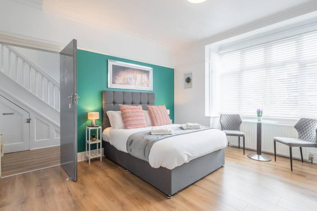 Apartment Private 1 With Kitchenette By Cb No Minimum *